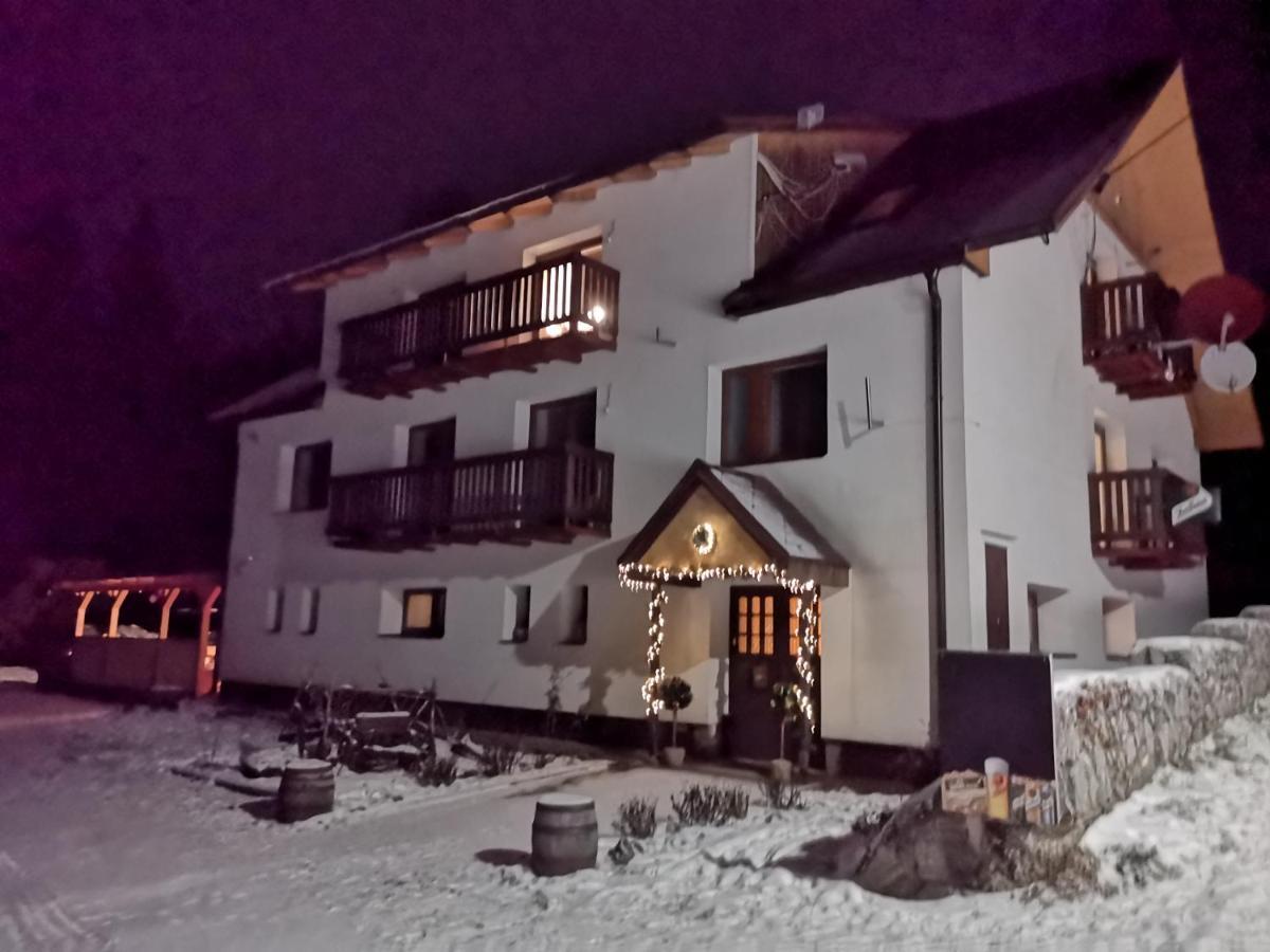 Penzion Zazrifka Zazriva Exterior photo
